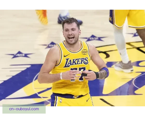 东契奇砍四十四分还求夸防守赞